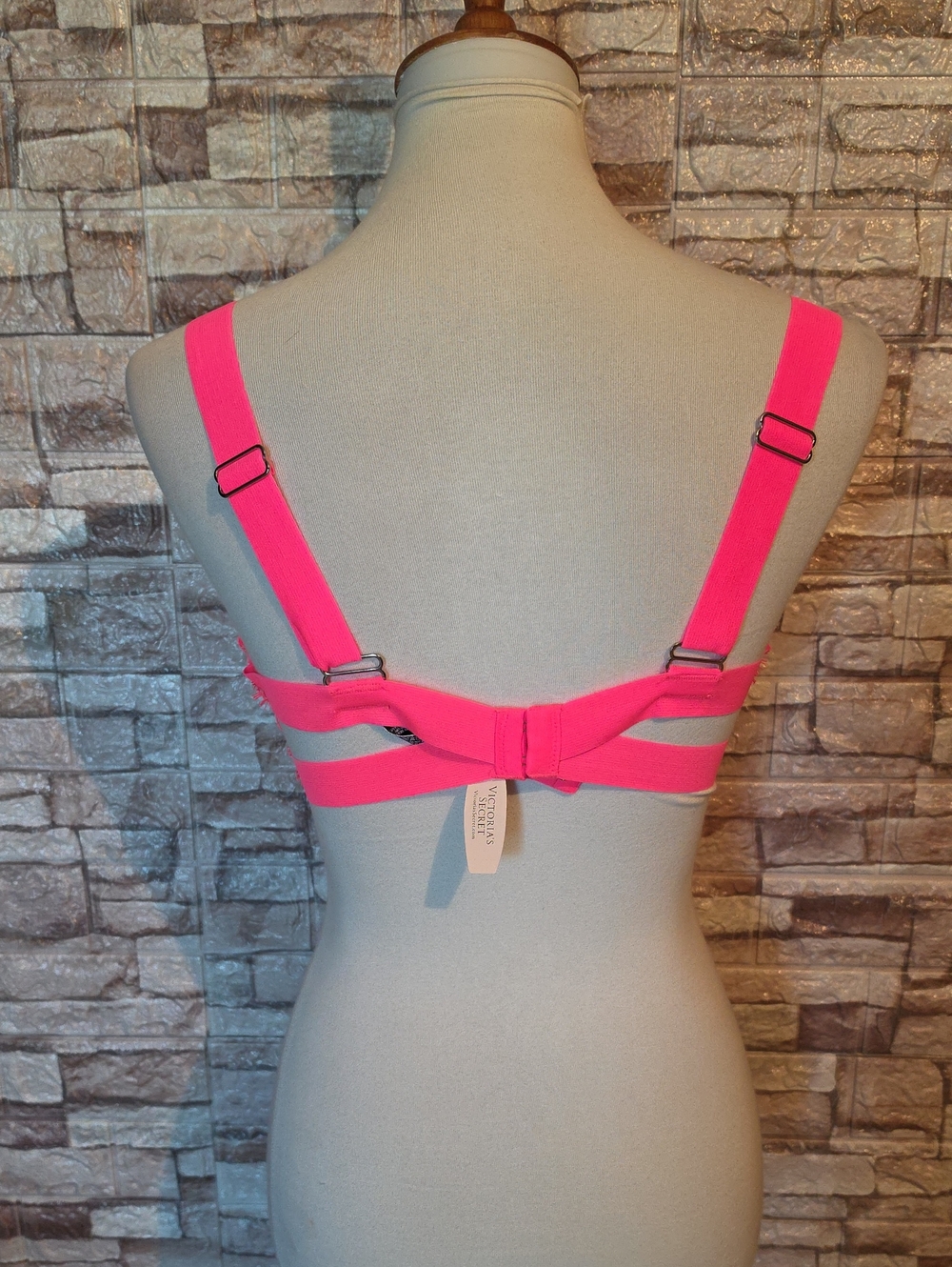 Victoria Secret Women’s Lace Push-Up Bra - Neon Pink Brand New - Picture 2 of 6